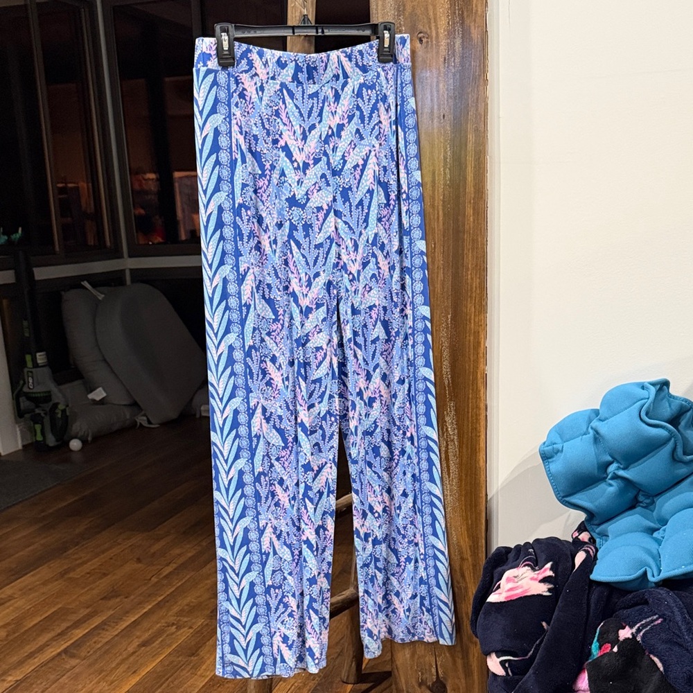 Lilly Pulitzer Allena Knit Palazzo Pant in the "Barton Blue Star Gazing" pattern